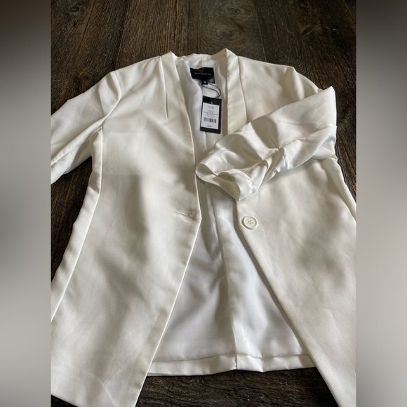 Dynamite Blazer ✨ - Picture 2 of 5